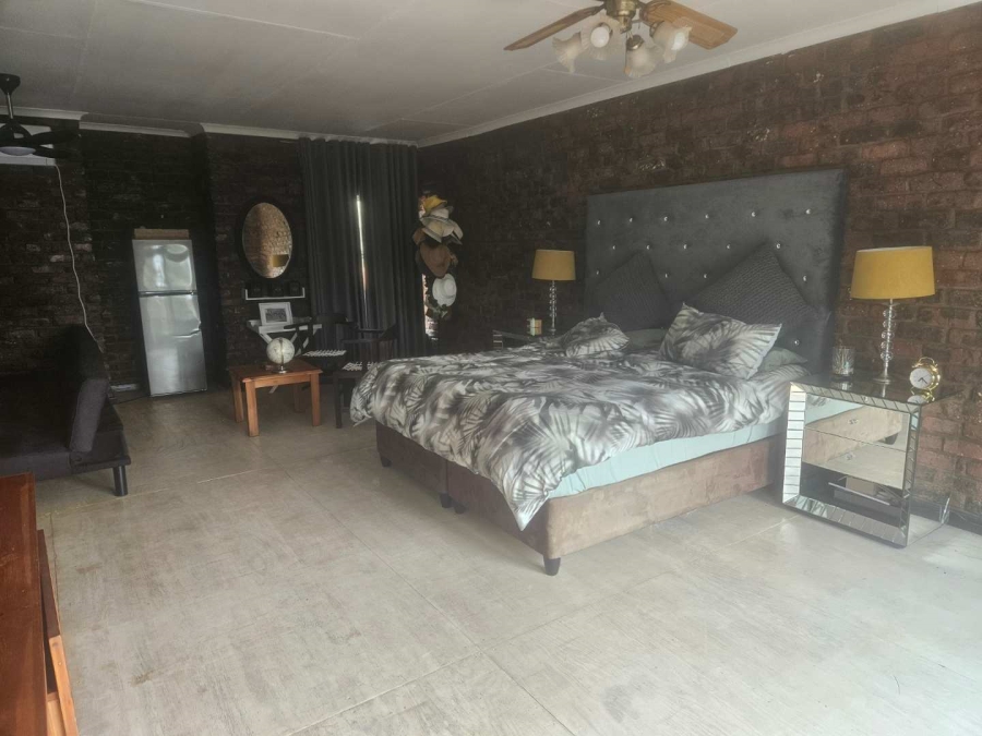 5 Bedroom Property for Sale in Royldene Northern Cape